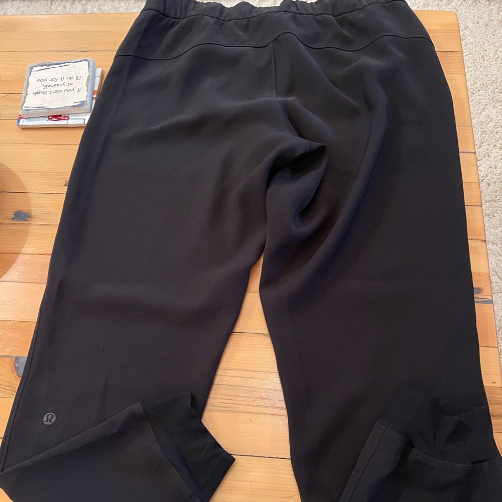 Lululemon black joggers size 8
